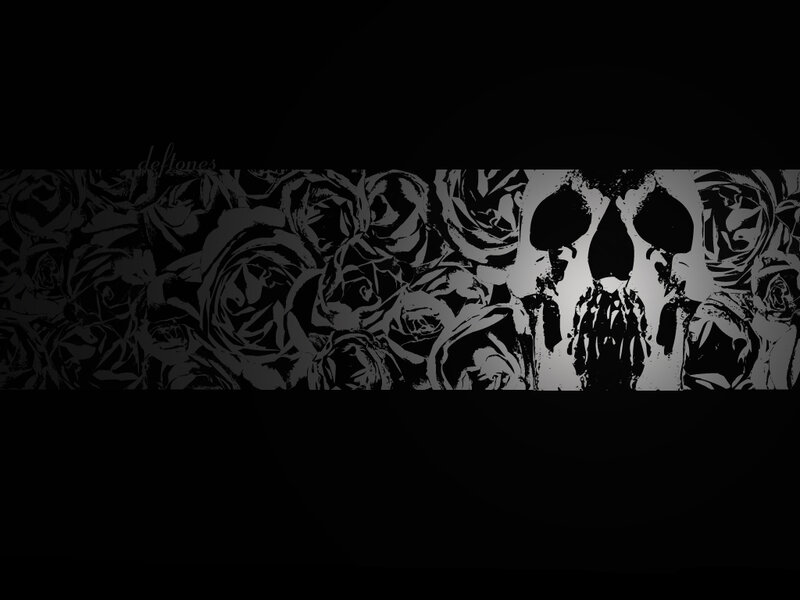 skull and roses design