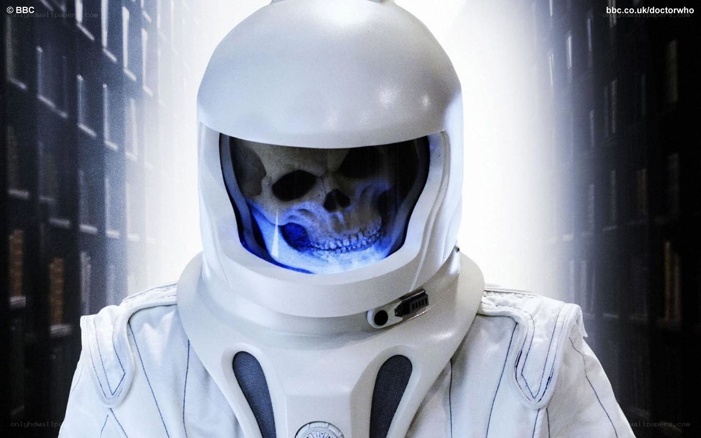 skull in white helmet