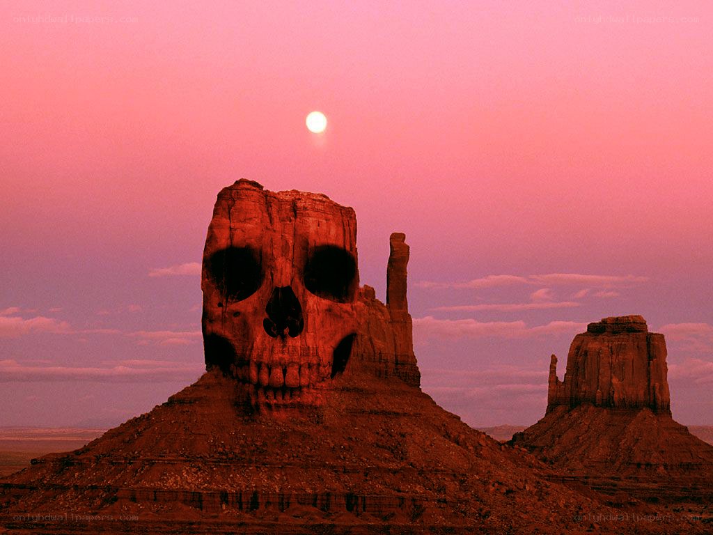 Skull-shaped rock formation
