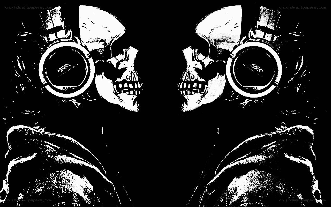 skull with headphones