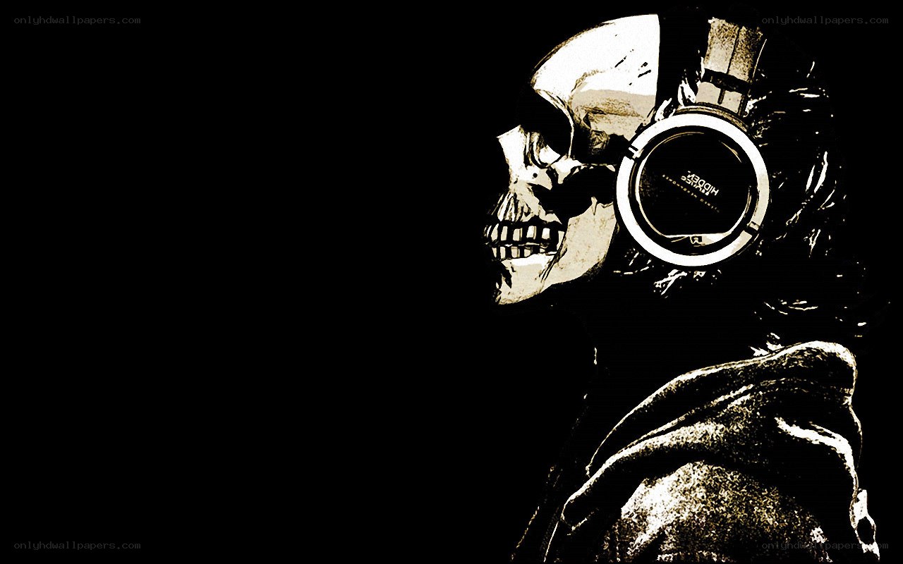 skull with headphones