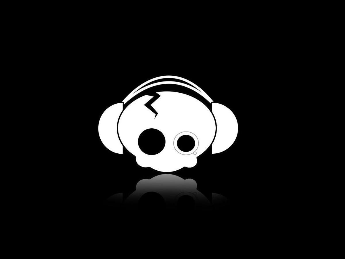 skull with headphones logo
