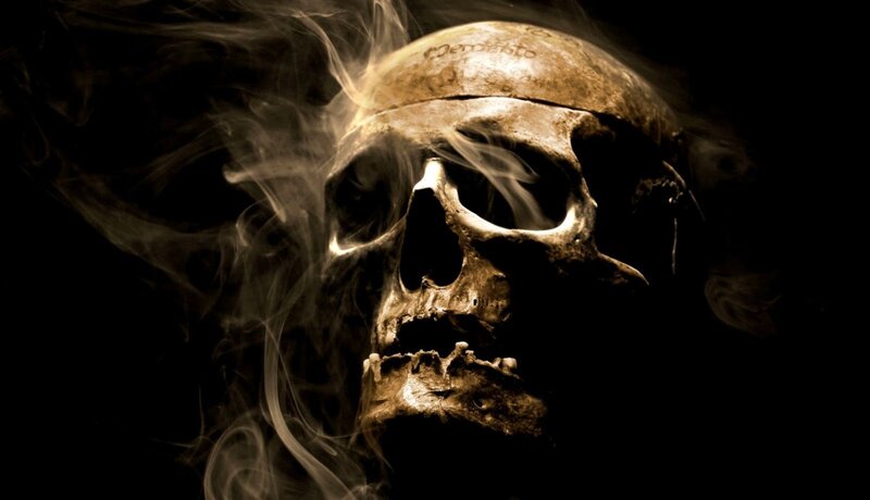 Skull with Smoke — Black