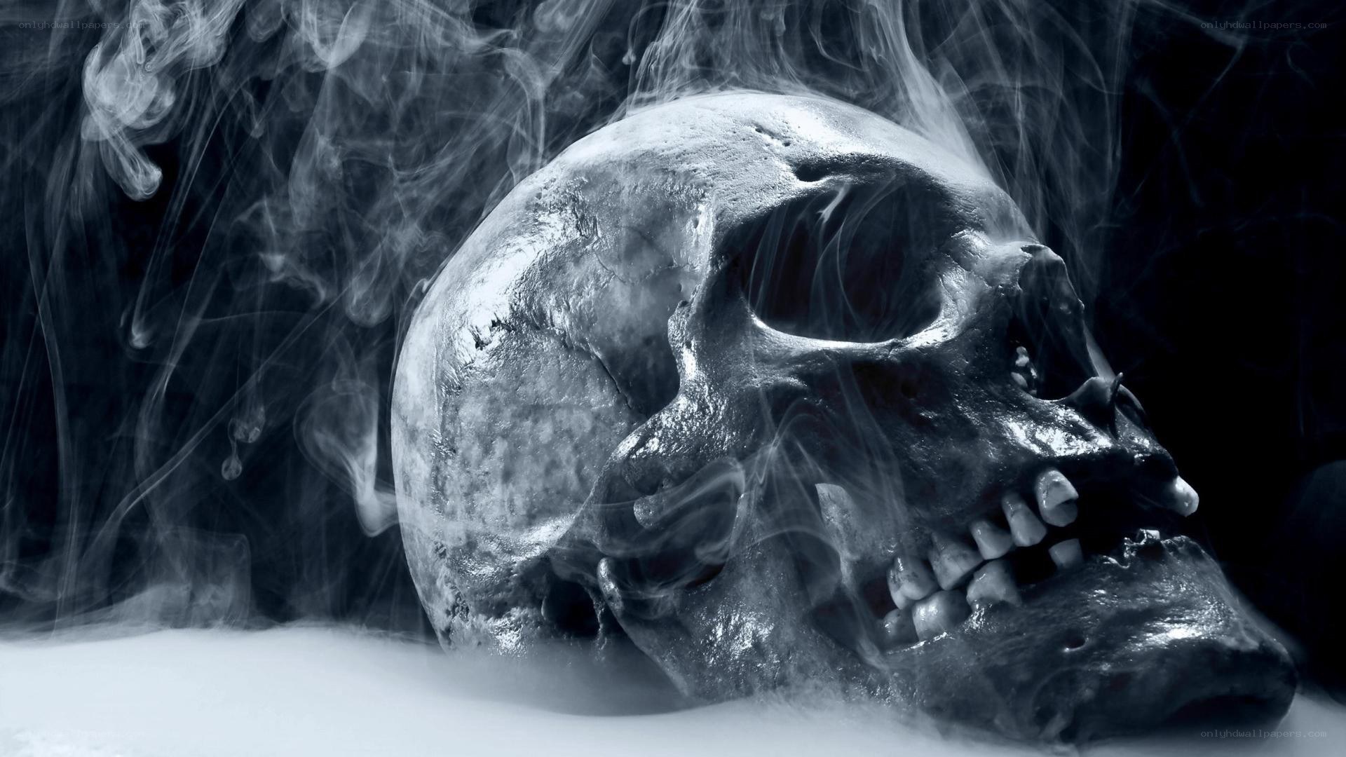skull with smoke