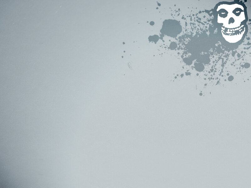skull with splatter design