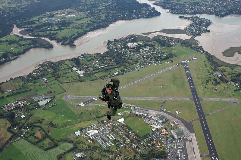 Skydiver in Freefall — Green, Adventurous