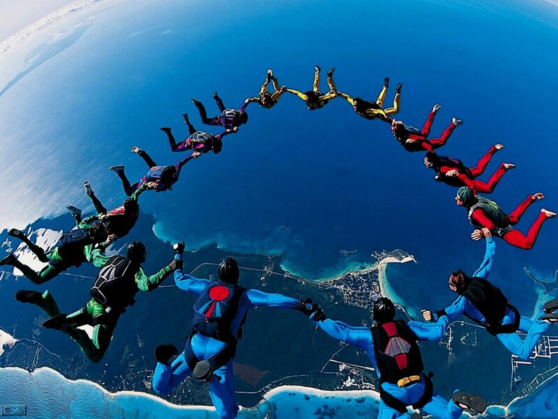 Skydivers in Circle — Blue