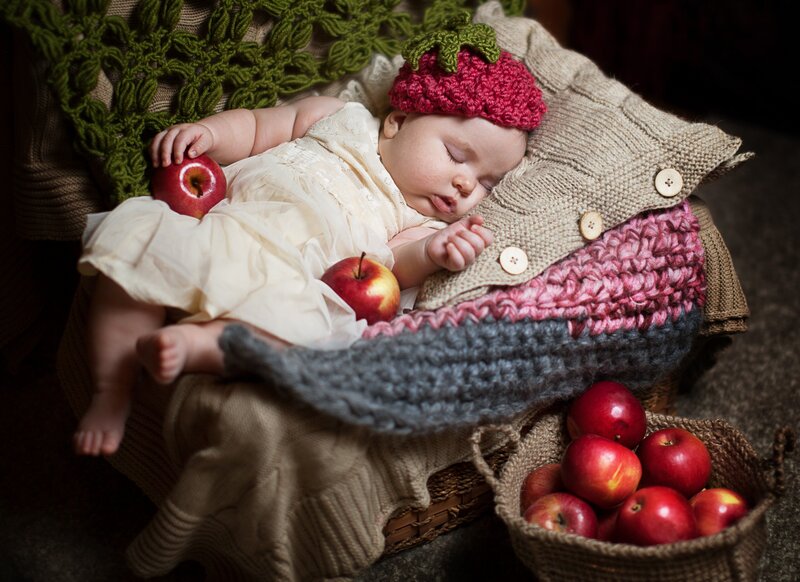 Sleeping Baby in Basket — Red, Serene