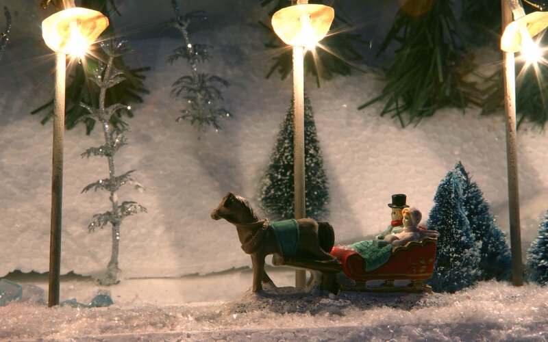 Sleigh with Horse and Figures