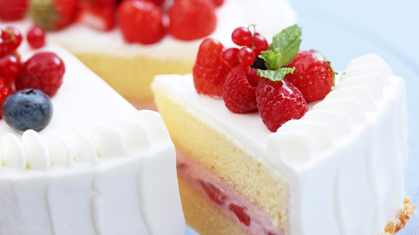 slice of berry cake