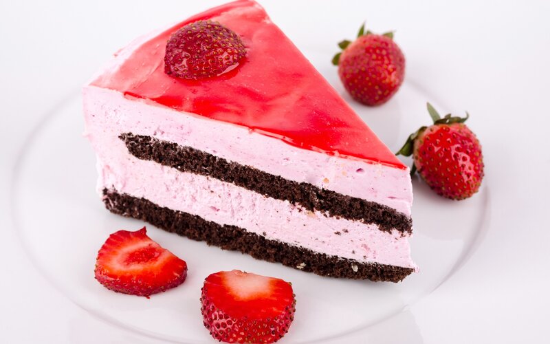 Slice of Strawberry Cake — Red, Appetizing