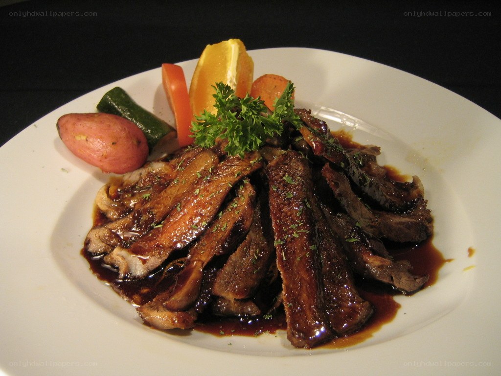 Sliced beef with vegetables