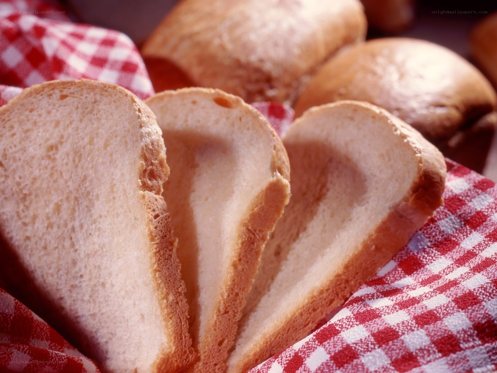 sliced bread on checkered cloth