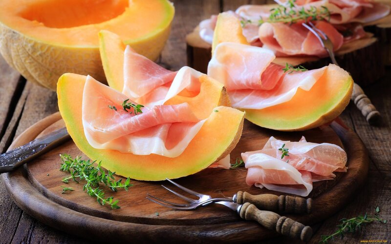 Sliced Cantaloupe with Prosciutto — Orange