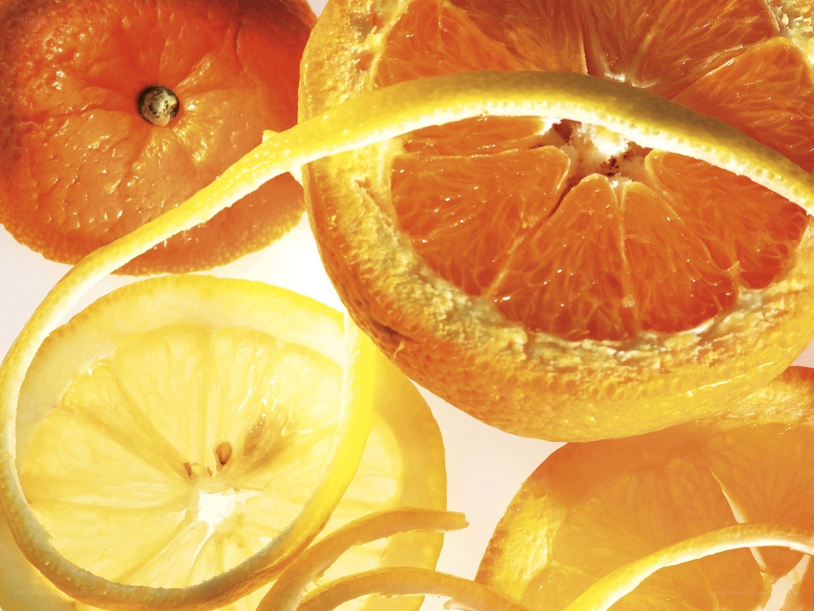 sliced citrus fruits close-up