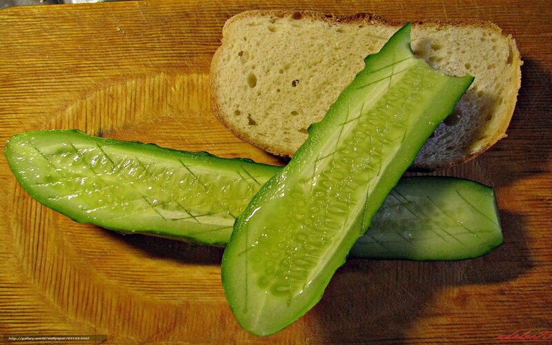 sliced cucumbers on bread