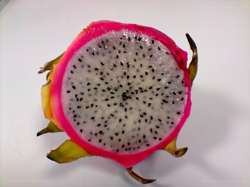 sliced dragon fruit