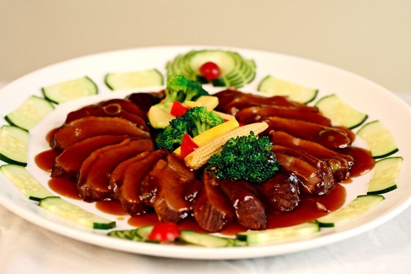 Sliced duck with vegetables
