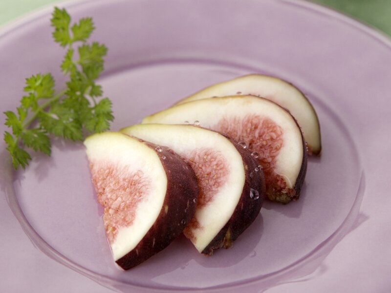 Sliced figs on a plate