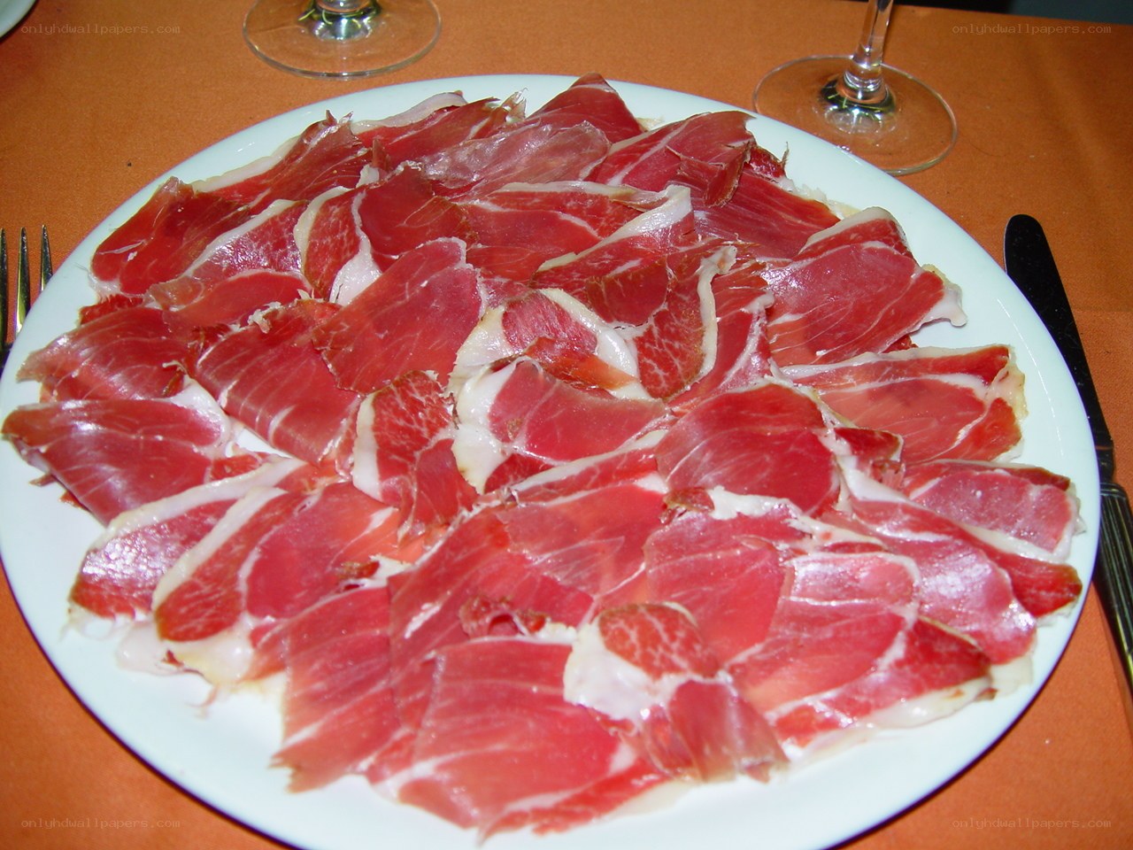 Sliced ham on a plate