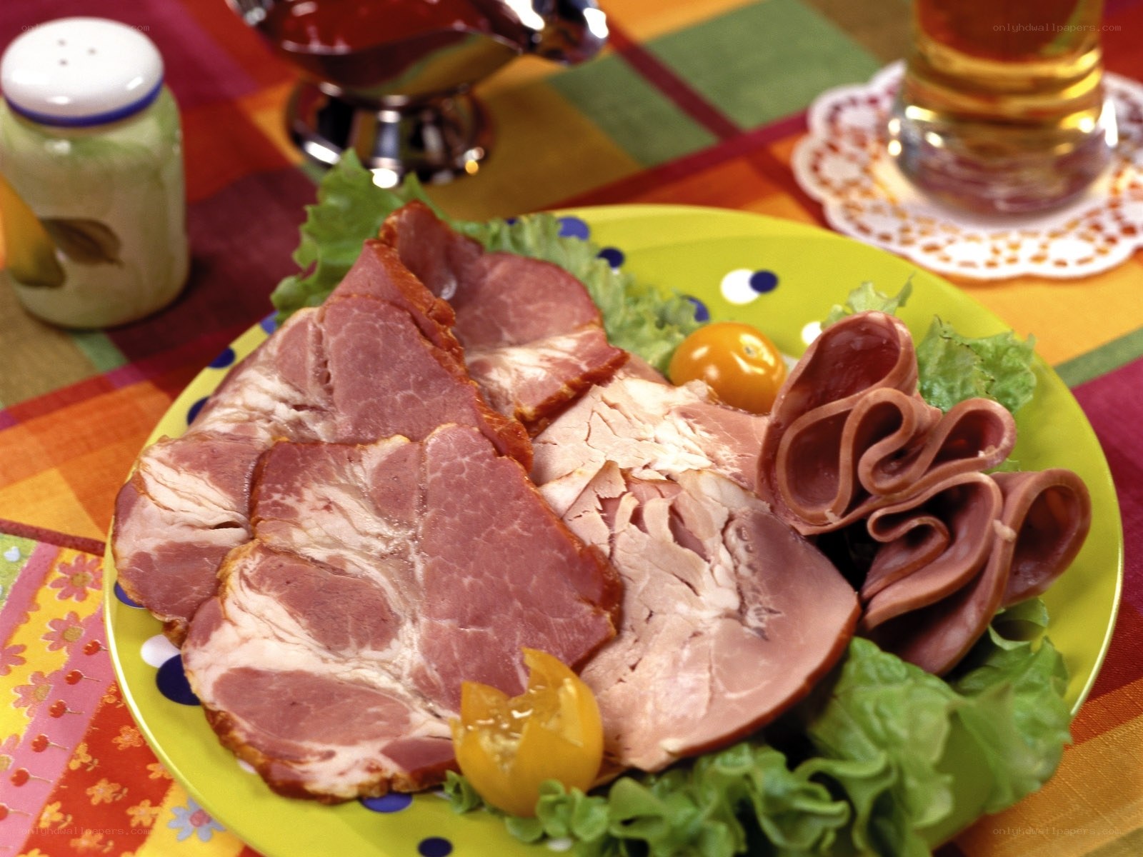 Sliced ham on a plate