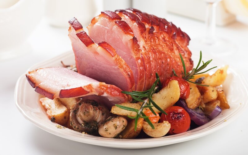 Sliced Ham with Vegetables