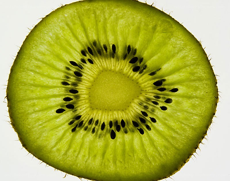 sliced kiwi fruit
