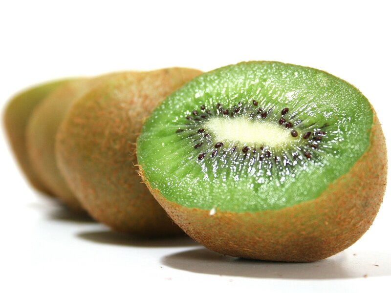 sliced kiwi fruit