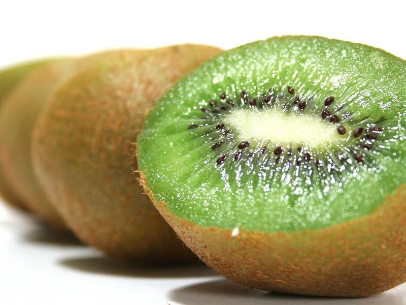 sliced kiwi fruit