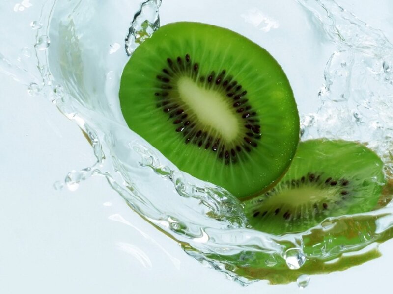 Sliced Kiwi Fruit — Green, Fresh, Photograph, Water