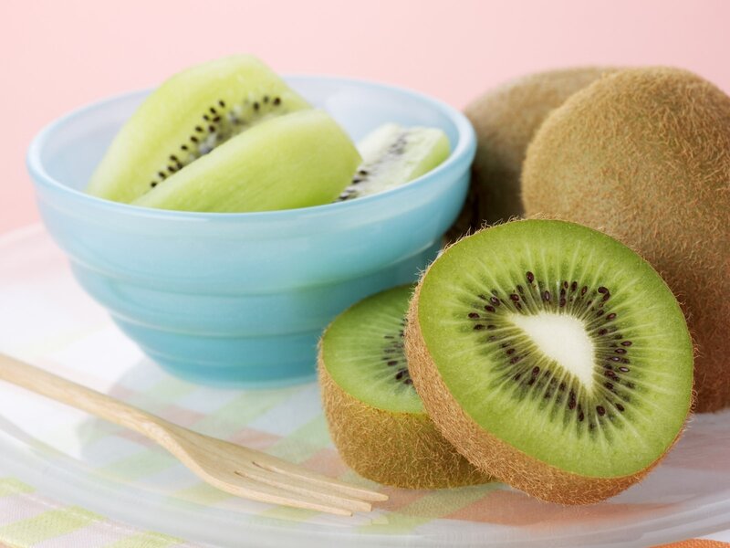 Sliced kiwi fruit in a bowl