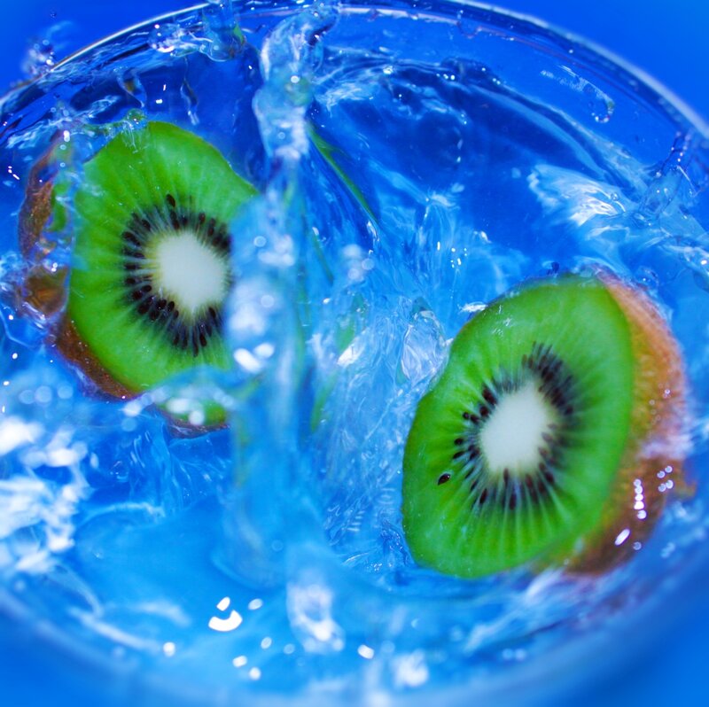 Sliced Kiwi in Water — Blue