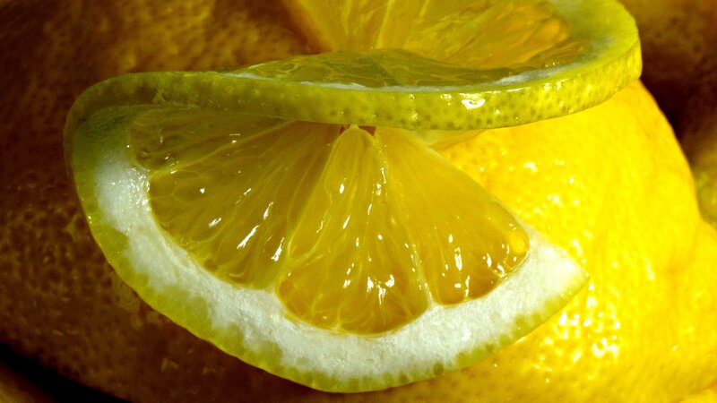 Sliced Lemon Wedge — Yellow