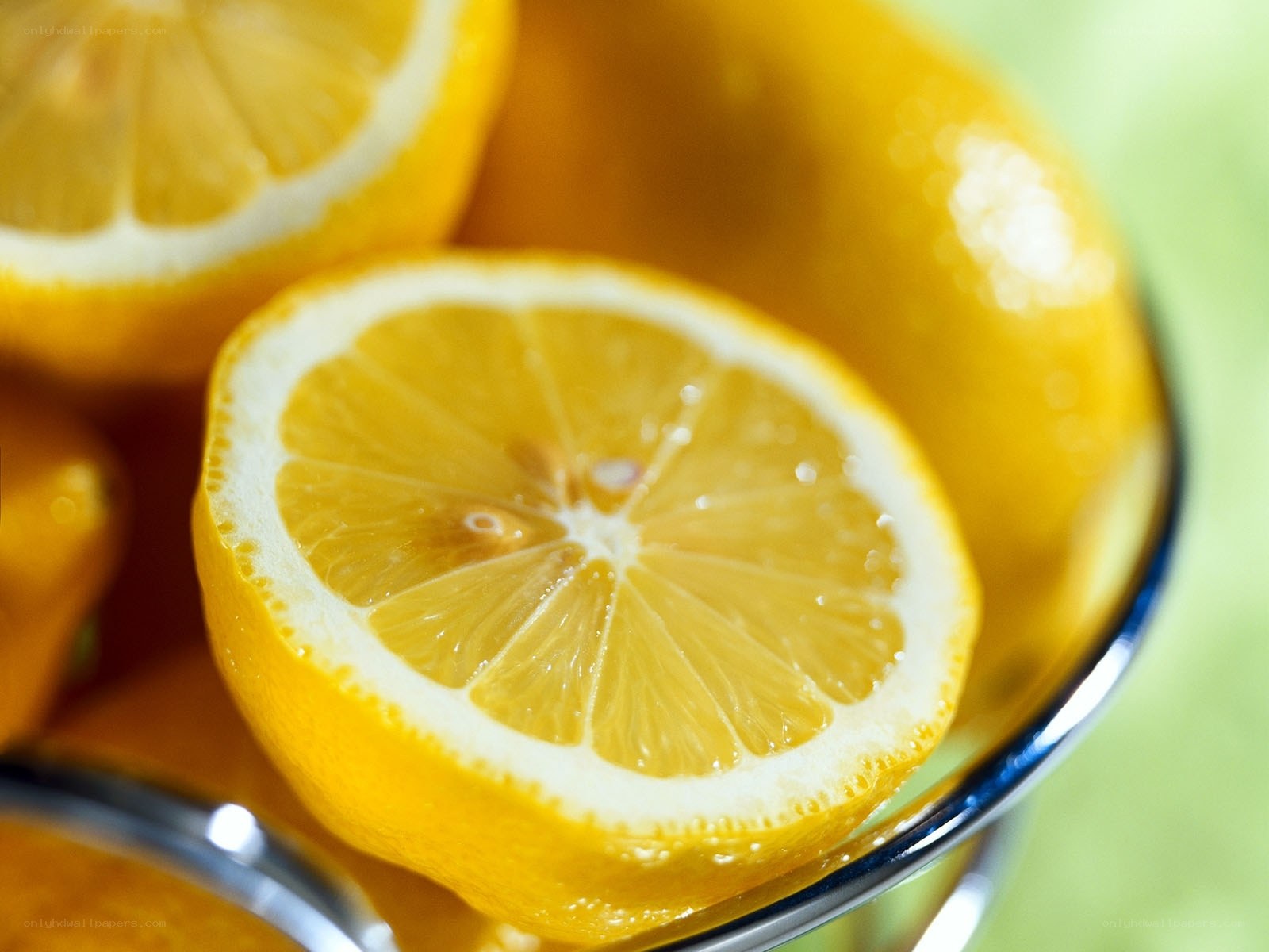 sliced lemons in a bowl