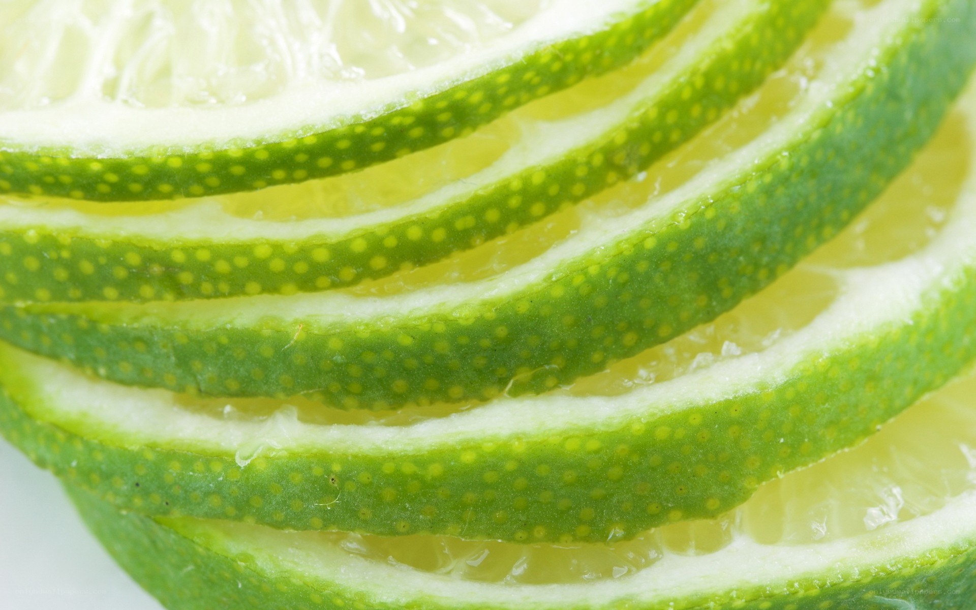 sliced lime close-up