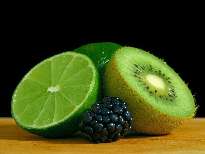 Sliced Lime Kiwi Blackberry