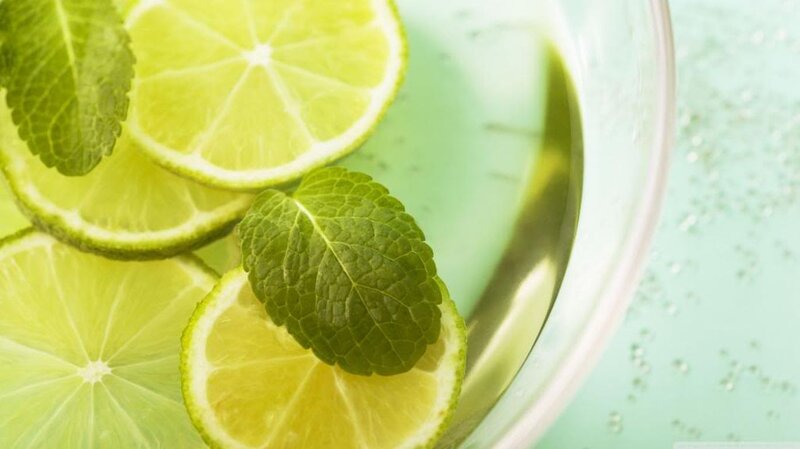 Sliced Limes and Mint — Green