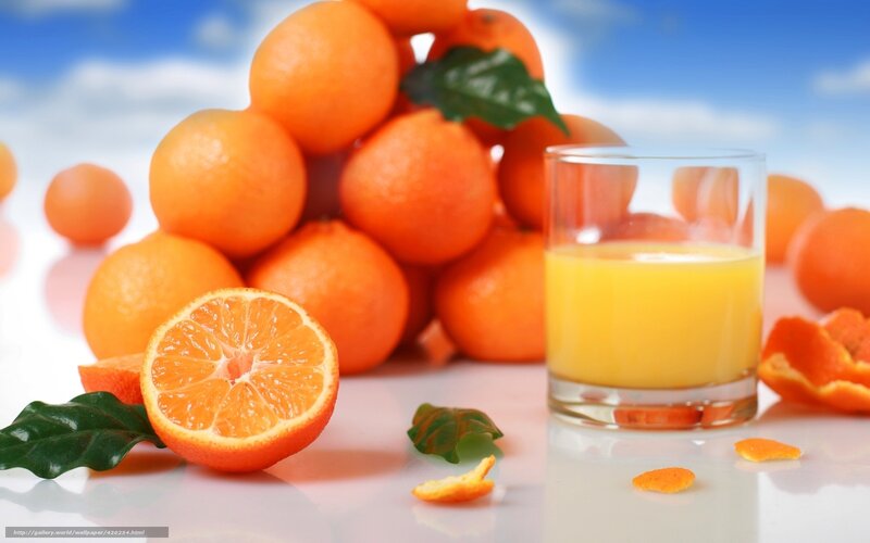 Sliced Orange and Juice — Fresh, Morning