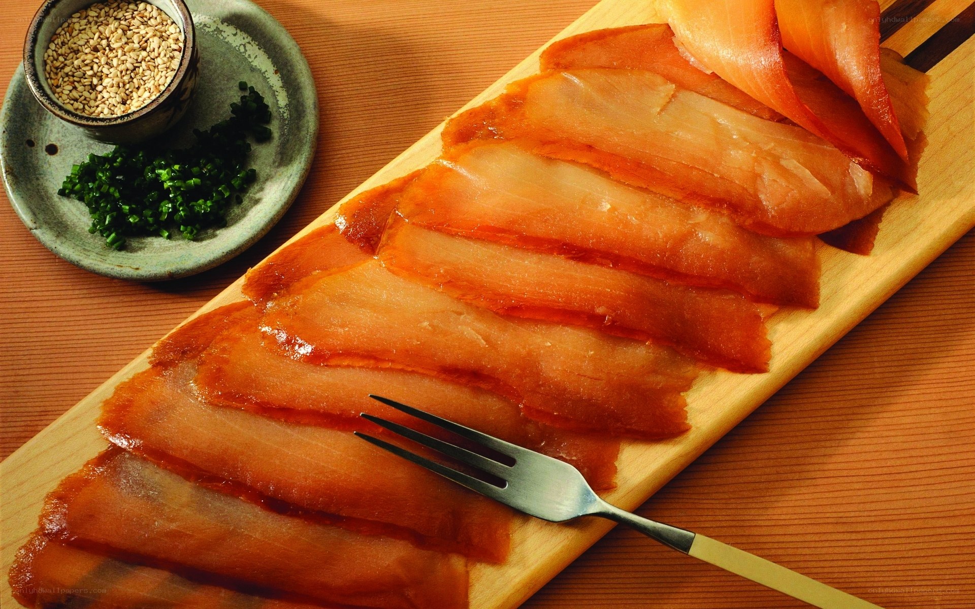 Sliced smoked salmon platter