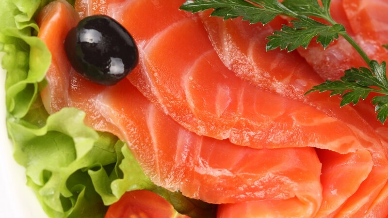 sliced smoked salmon with garnish