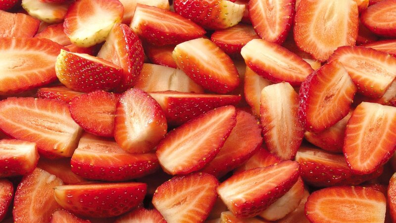 sliced strawberries close-up