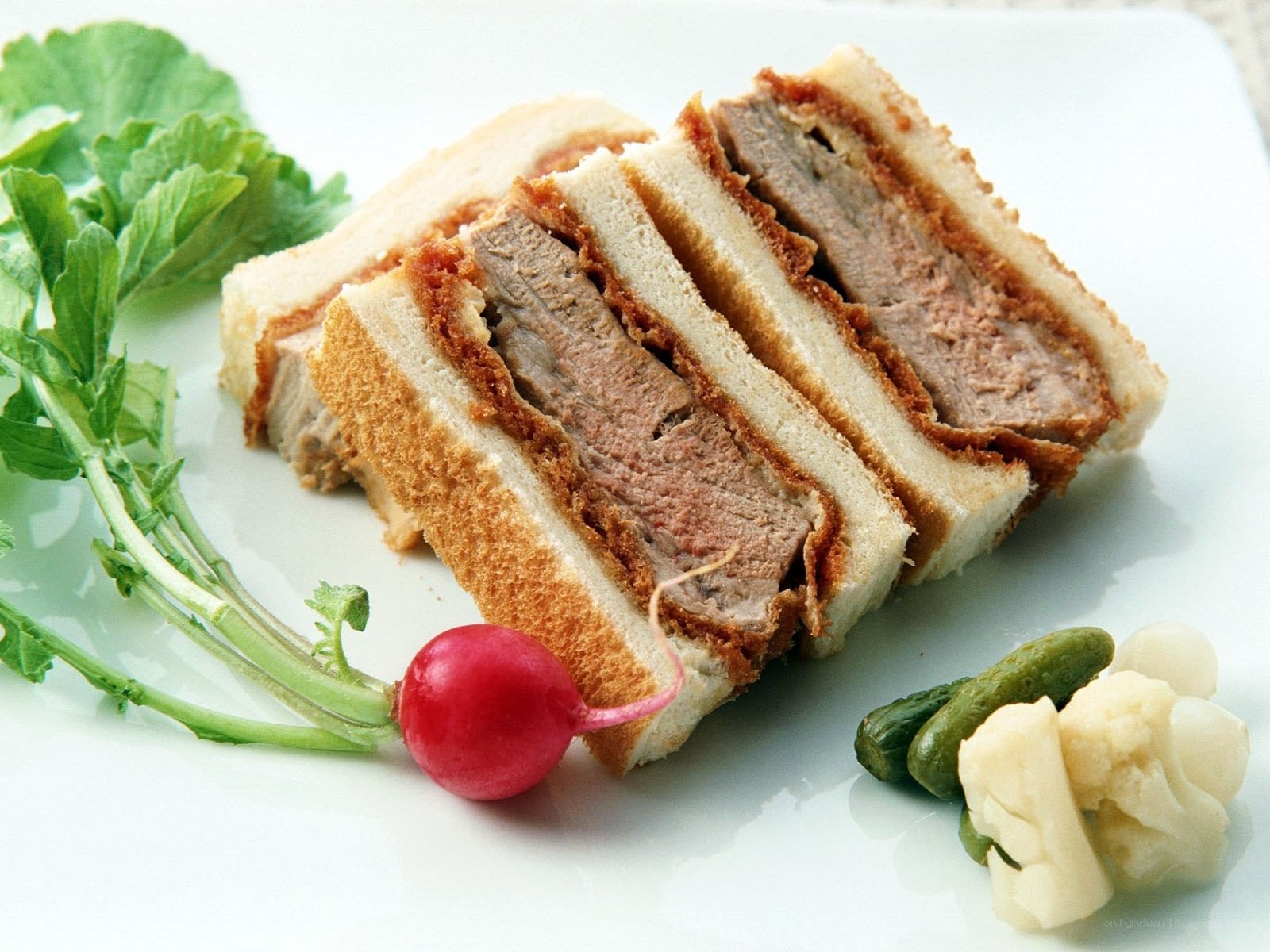 Sliced tonkatsu sandwich