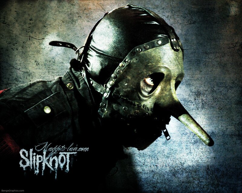 Slipknot band member in mask