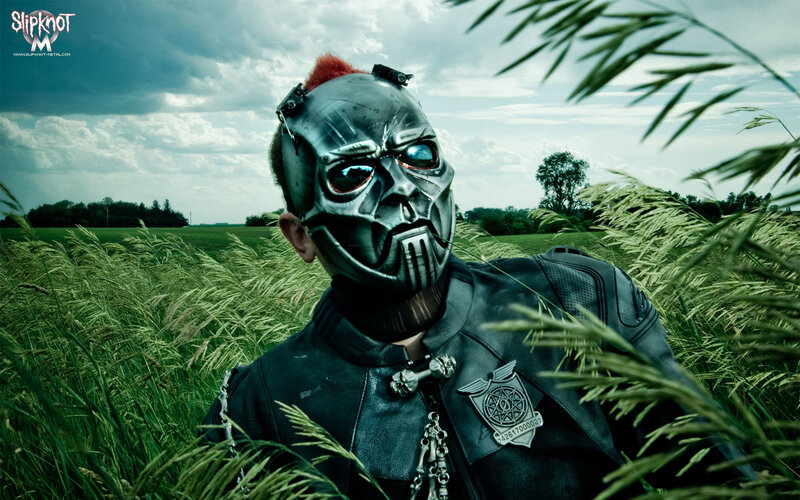 Slipknot member in field