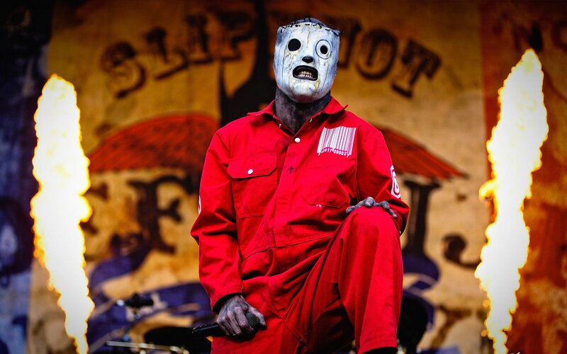 Slipknot performer on stage