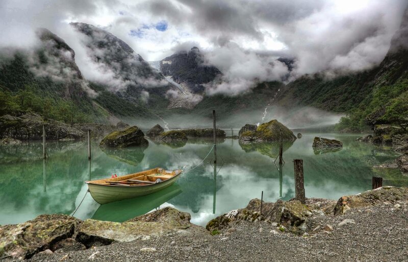 Small Boat in Lake — Green