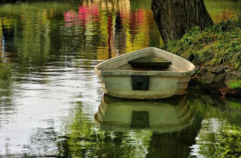 Small Boat on Water — Green, Serene