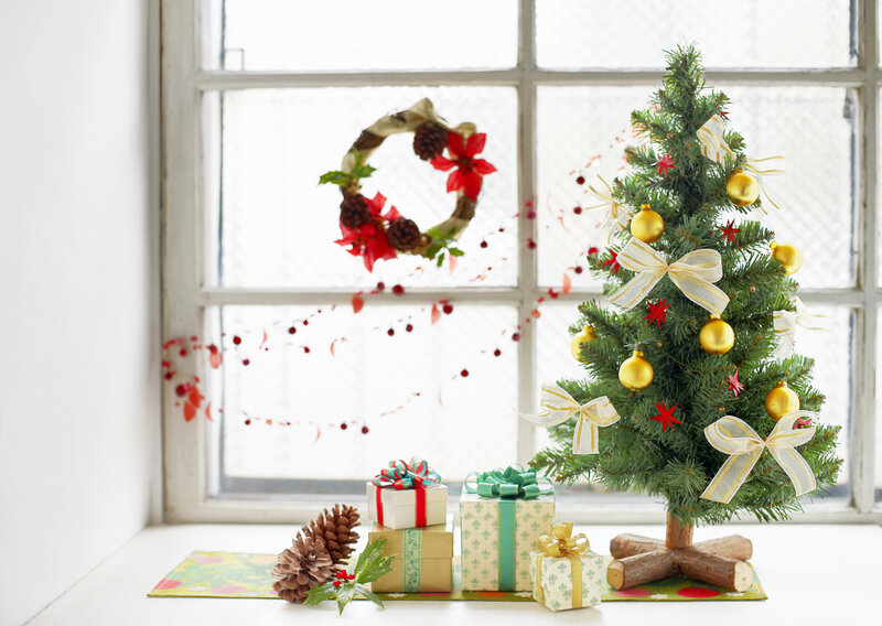 Small Decorated Christmas Tree — Green