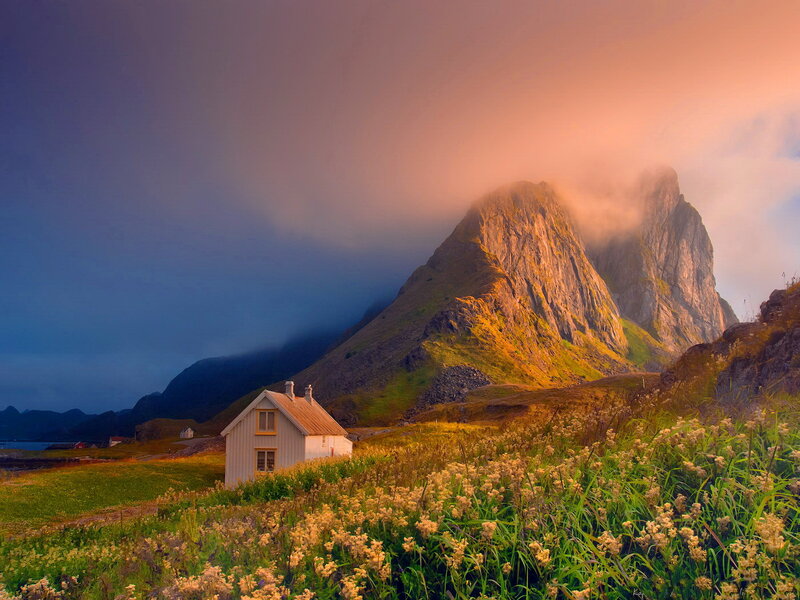 Small House in Mountain Valley — Green