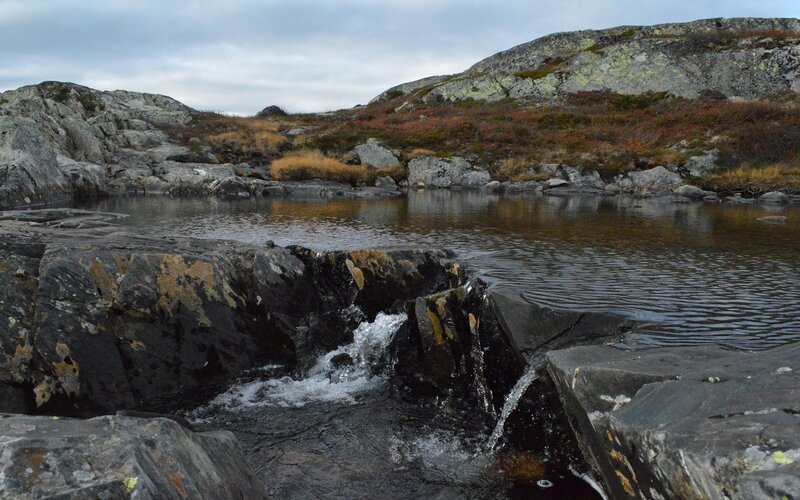 Small Waterfall in Rocks — Gray, Calm